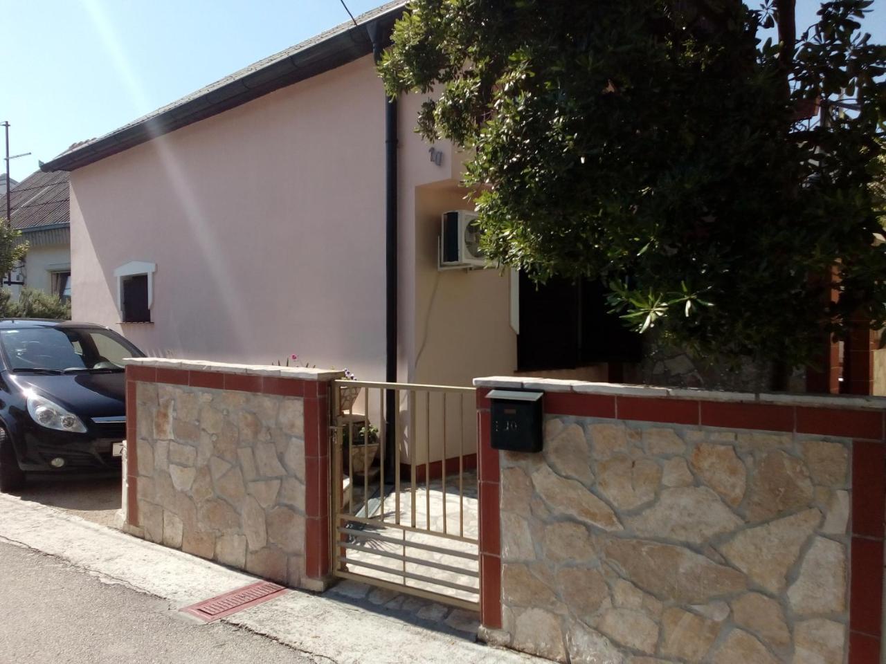Apartment "Mislav" Gornji Karin Exterior foto